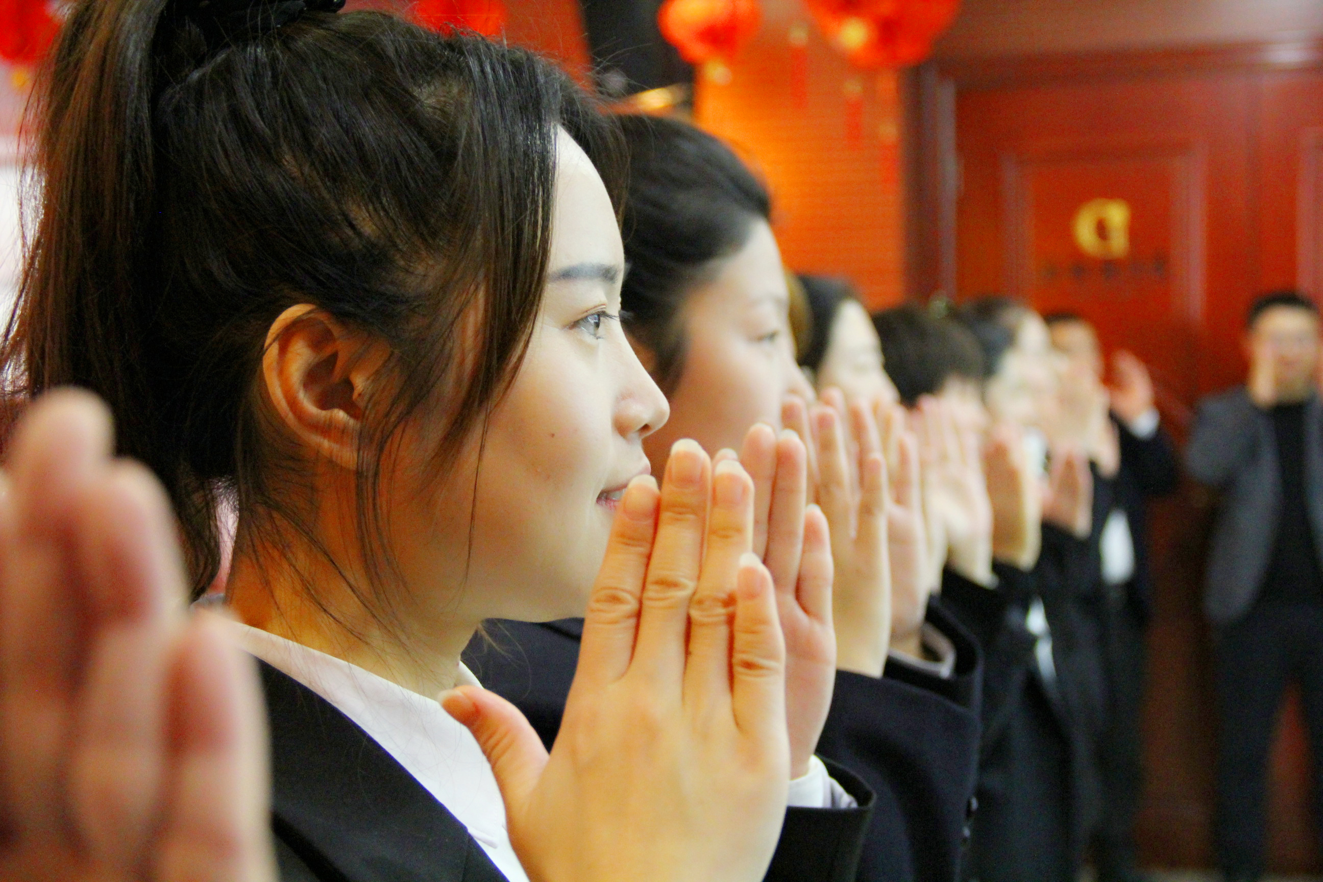 全面提升服務(wù)質(zhì)量，樹立良好企業(yè)文化！